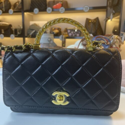 247d41b39079936f82c54afae8ef349 chanel 13