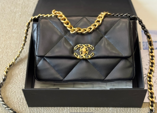 69673ae08ff91cf9dfddd3dcb5454df6 chanel 4