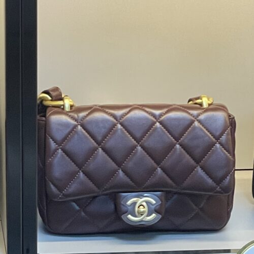 db1838bdda6419a72a0ab22a3177400 chanel 7