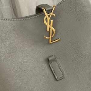 Saint Laurent Le 5 à 7 Supple Hobo Bag