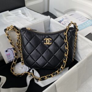 Chanel 22K Hobo Bag Logo Chain Lambskin