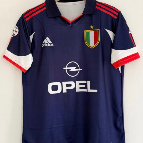 073F5D5D-7914-4610-BEC6-E30325751C25 Elegance in Motion – AC Milan 1999/2000 Third Kit