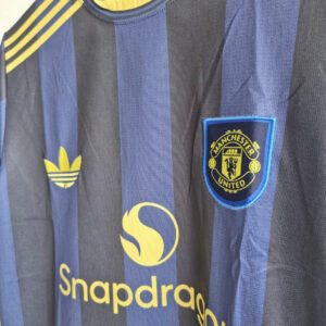 0F457880-400E-4334-BC48-4253515D8532 Dark Energy. Red Legacy. – 2025/26 Manchester United Third Kit