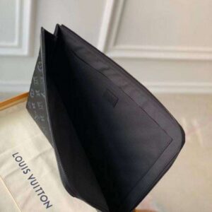 Louis Vuitton Handbag Men’s Black With Wallet 25cm