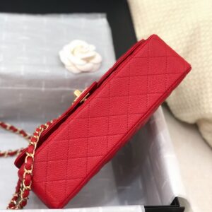 FLAP BAG MEDIUM 25CM RED CAVIAR GOLD HARDWARE