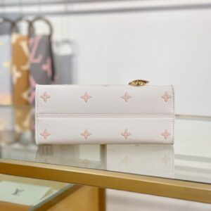 1946b258 Louis Vuitton OntheGo PM TH Tote Bag