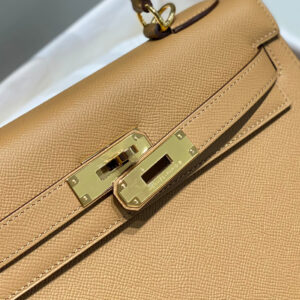 HERMES KELLY 28 IN CHAI EPSOM GOLD HARDWARE