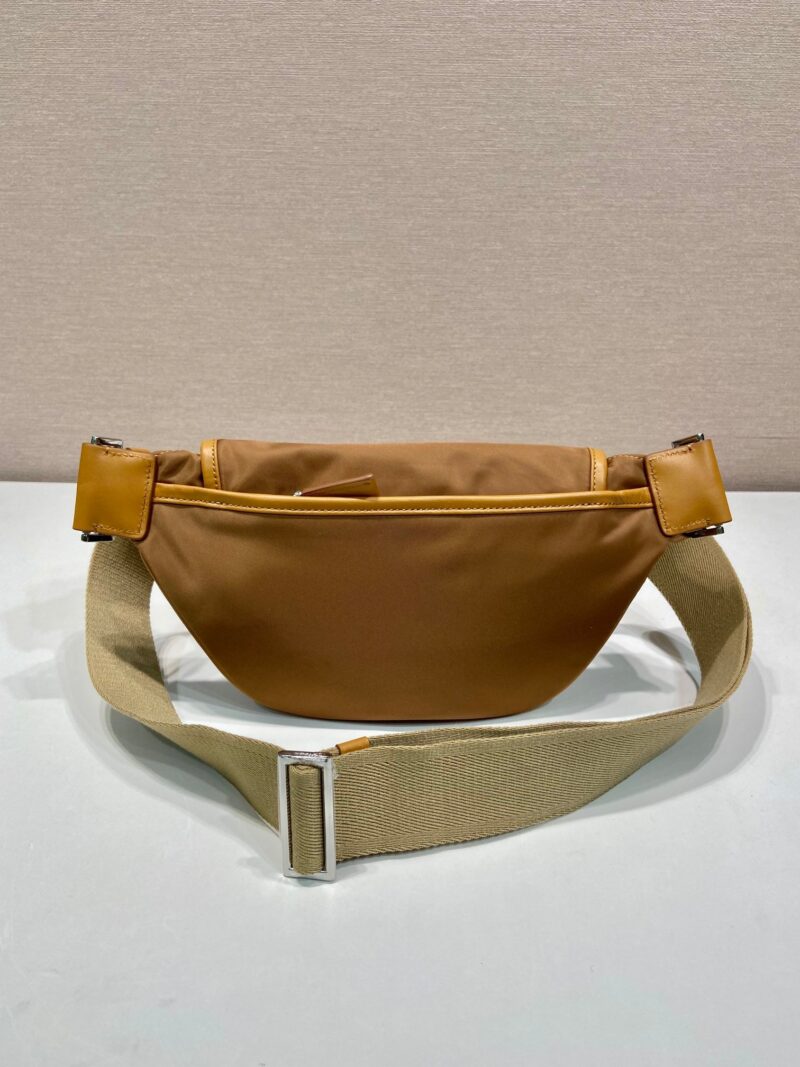BELT BAG 18 IN SEPIA BROWN RE-NYLON AND CALFSKIN TRIM
