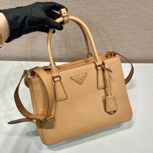 GALLERIA TOP HANDLE BAG 32 IN OFF WHITE SAFFIANO LEATHER