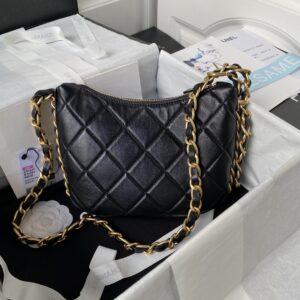 Chanel 22K Hobo Bag Logo Chain Lambskin