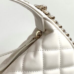 CHANEL 23C white hula hoop clutch