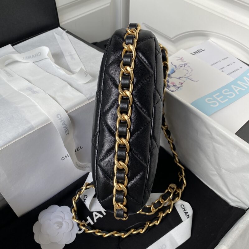 Chanel 22K Hobo Bag Logo Chain Lambskin