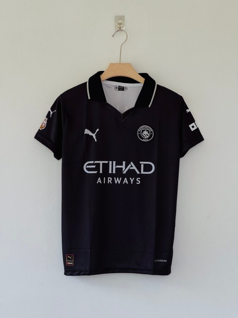 Power on the Road – Manchester City 2025/26 Away Kit
