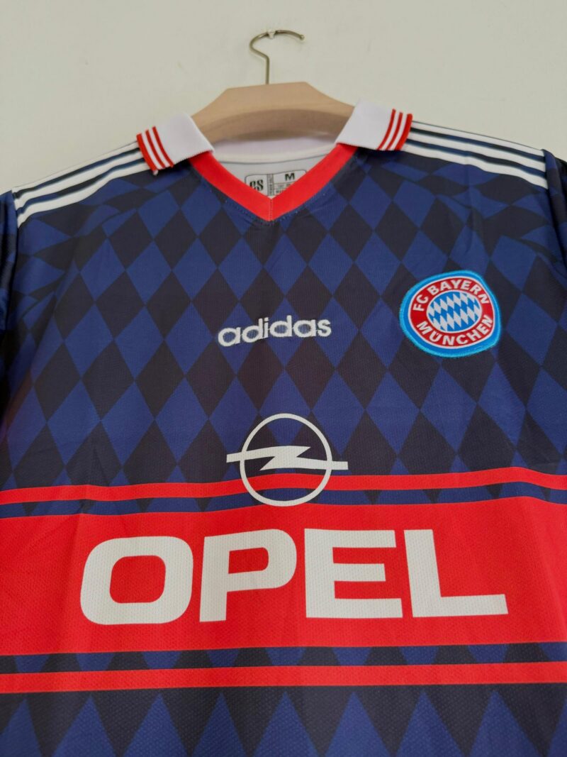 Tradition Meets Dominance – FC Bayern Munich 1997/99 Home Kit