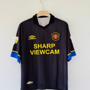 From Class of ’92 to Club Legend – Manchester United 1993/95 Beckham Retro Jersey