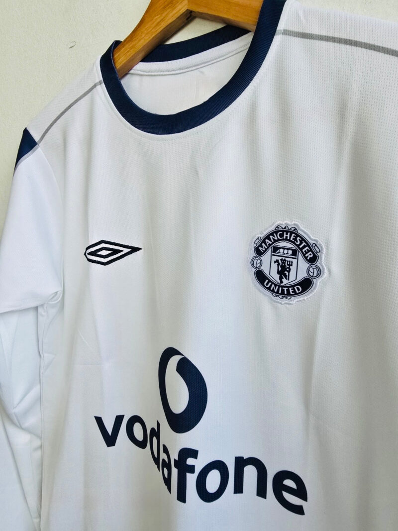 Precision in White – 2000-01 Manchester United Away Jersey – David Beckham Edition