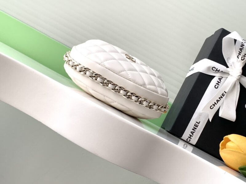 CHANEL 23C white hula hoop clutch
