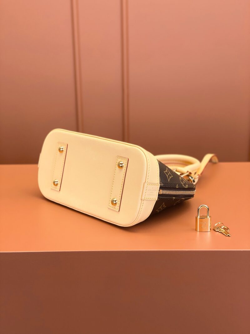 4e25cc8b-1 Louis Vuitton Monogram Alma BB