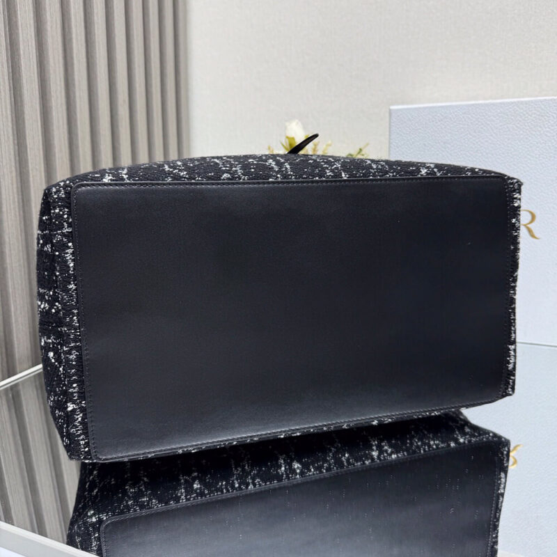 DIOR Large Dior Toujours Bag