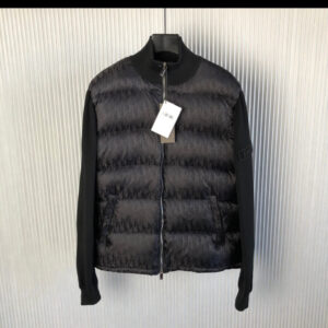 510ED9E8-1043-4C5C-9830-B89F9D0CC9C1_f9f929b8-a8fa-4a76-90d1-bc56f770bf79 Dior oblique zip sweater jacket