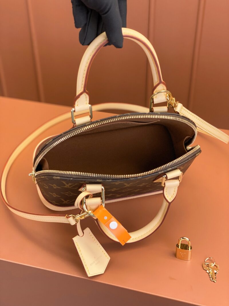 52da993e-1 Louis Vuitton Monogram Alma BB