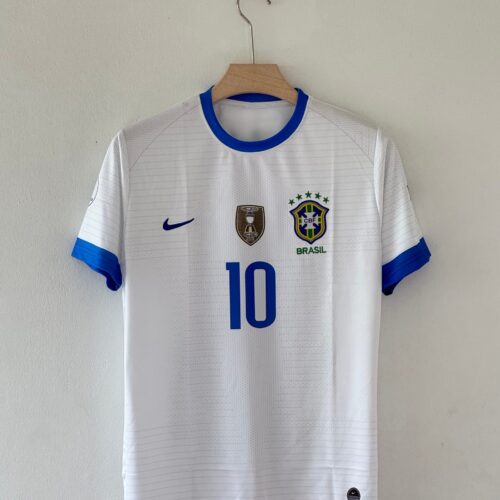 71E7055F-645E-403B-902C-E7D62C22D941 Samba Style. Golden Future. – Brazil 2010 Away Jersey Neymar Embroidery Edition