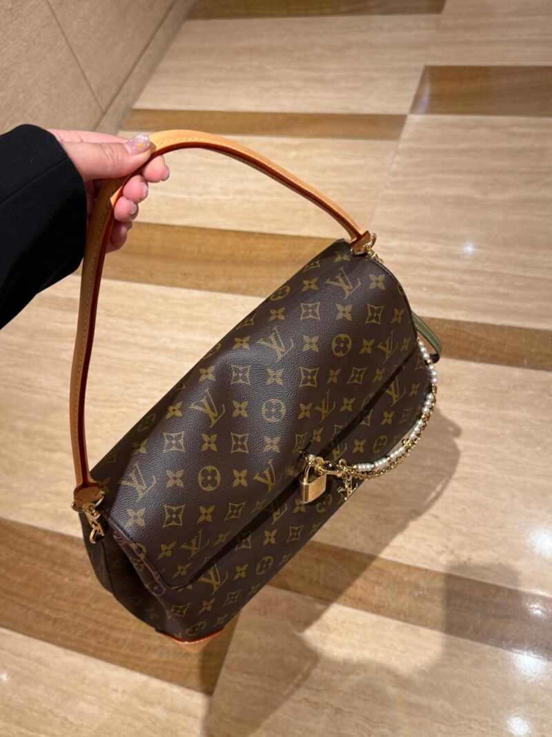 LV Hide Away MM Monogram Canvas
