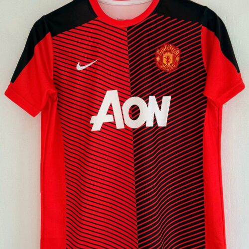 79041FE8-294E-4DC5-BC83-BC2F87C67741 Train Like the Red Devils – Manchester United 2014/15 Training Kit