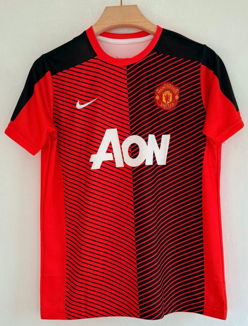 79041FE8-294E-4DC5-BC83-BC2F87C67741 Train Like the Red Devils – Manchester United 2014/15 Training Kit