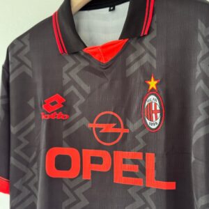 7C373A3B-2D78-4A8E-9102-3AB16F1AE4EE Defend with Honor. Lead with Class. – AC Milan 1996/97 Maldini Five-Sleeve Edition