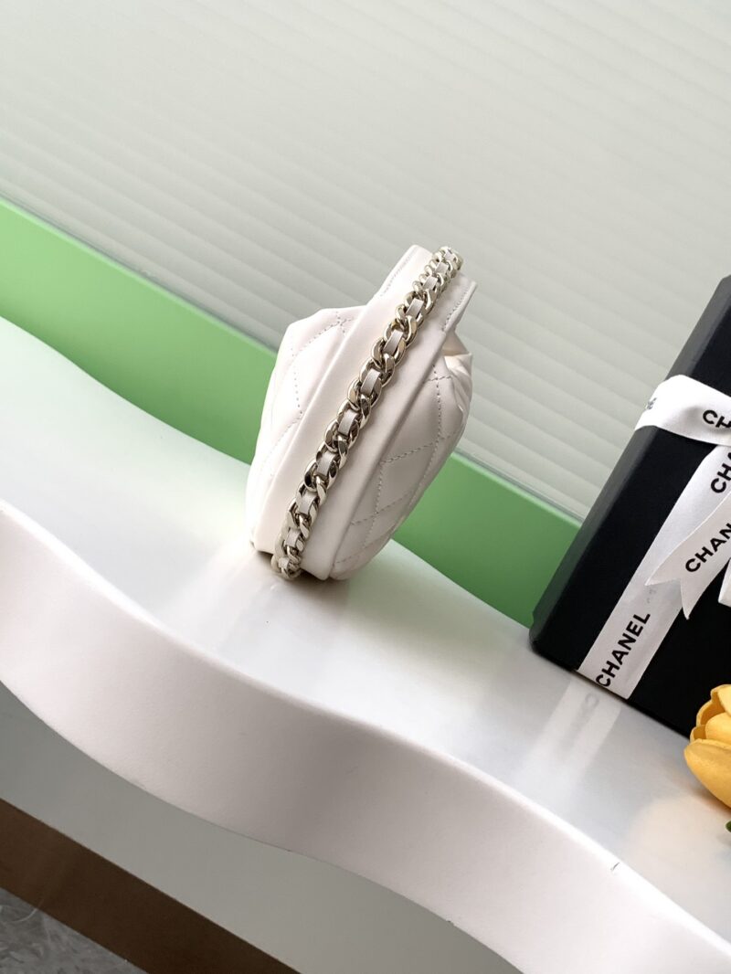 CHANEL 23C white hula hoop clutch