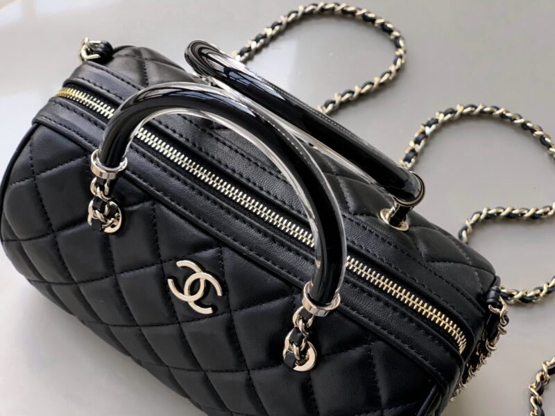 Chanel Matelasse Black Shoulder Bag Leather