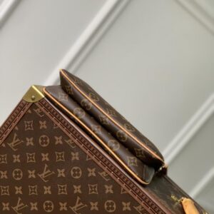 LV Pochette Liv Monogram Women