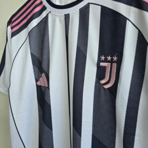 A6E820E2-ED34-40DD-9D9B-89E35FCB9949 Bianconeri Bold – 2025-26 Juventus Home Jersey