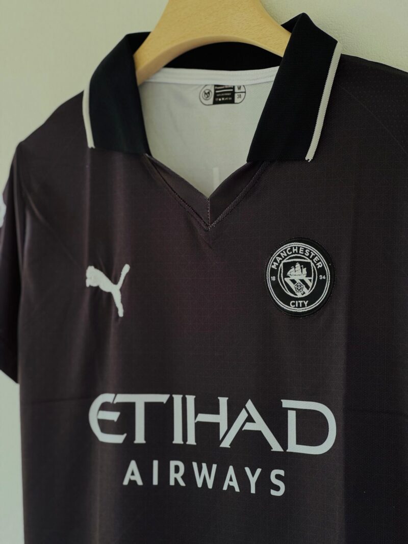 Power on the Road – Manchester City 2025/26 Away Kit