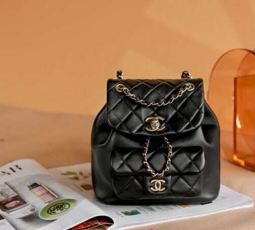 Balo-Chanel-Mini-Da-Min-Replica-11-Cao-Cap-Nu-Mau-Den-18x19x12cm-2-600x450-1 Chanel Mini Smooth Leather Backpack 11 With Gold Lock Women’s Black 18x19x12cm