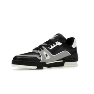Black-Grey-White-3-576x410-1 Trainer