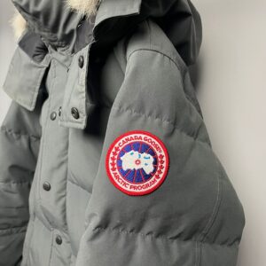 C03A5F6E-2B8F-4944-B05D-875E20BC43FD Canada Goose Wyndham Parka Graphite Excellent (Small)