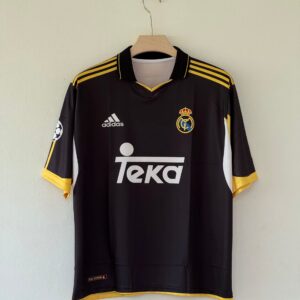 C606C0DF-C2D4-4677-9B98-32EA4929DA18 Galáctico Beginnings – Real Madrid 1999–2001 Retro Five Sleeve Edition