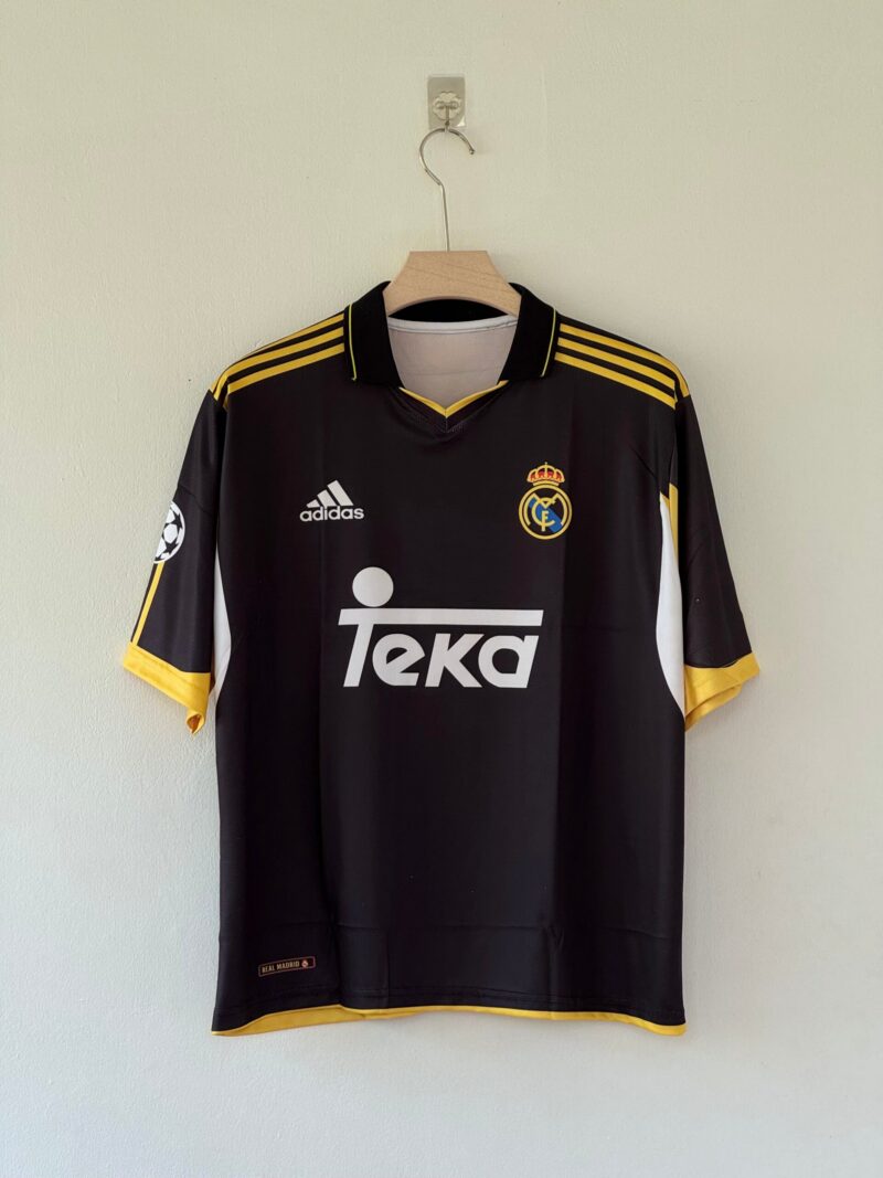 C606C0DF-C2D4-4677-9B98-32EA4929DA18 Galáctico Beginnings – Real Madrid 1999–2001 Retro Five Sleeve Edition