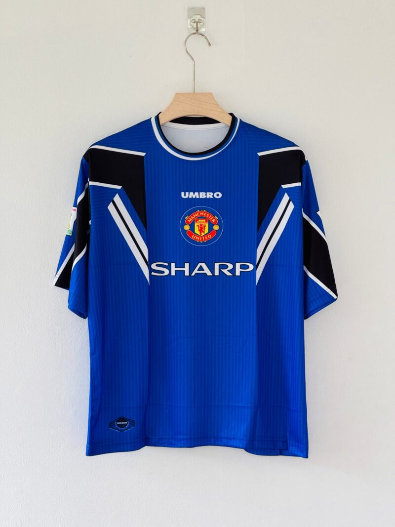 CAA37213-AF6B-4565-8EC9-711679CD0F03 Sharp Style, Golden Era – Manchester United 1996–98 Third Kit, Five Sleeve Edition