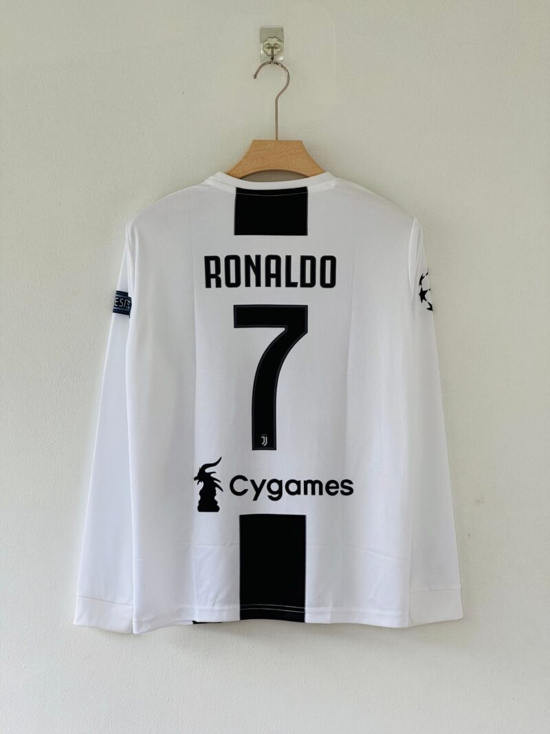 Juventus 2018–19 Home Kit full sleeve edition