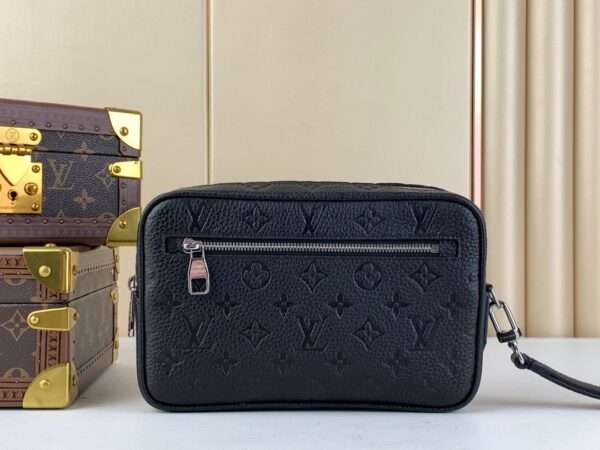 Clutch-Louis-Vuitton-LV-Kasai-Damier-Graphite-Sieu-Cap-Dap-Logo-Nam-24cm-7-600x450-1 Louis Vuitton LV Replica Kasai Damier Graphite Clutch Embossed Logo Handbag 24cm