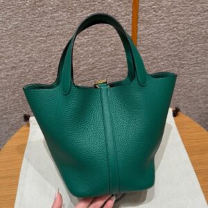 Hermes Togo leather green with gold hardware 18cm