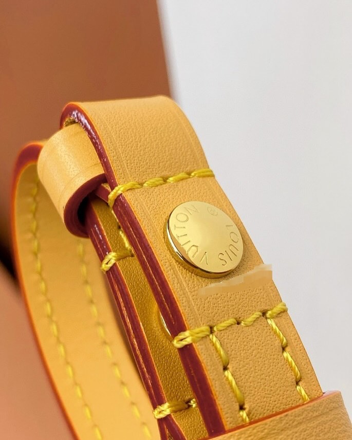 Louis Vuitton M83008 Pochette Liv