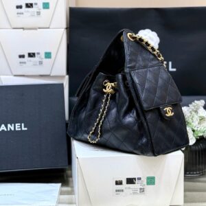CHANEL 25 HANDBAG IN BLACK 30 GRAINED CALFSKIN GOLD HARDWARE