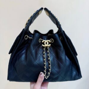 CHANEL 25 HANDBAG IN BLACK 30 GRAINED CALFSKIN GOLD HARDWARE