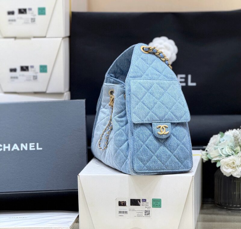 CHANEL 25 SMALL IN BLUE 30 DENIM GOLD HARDWARE