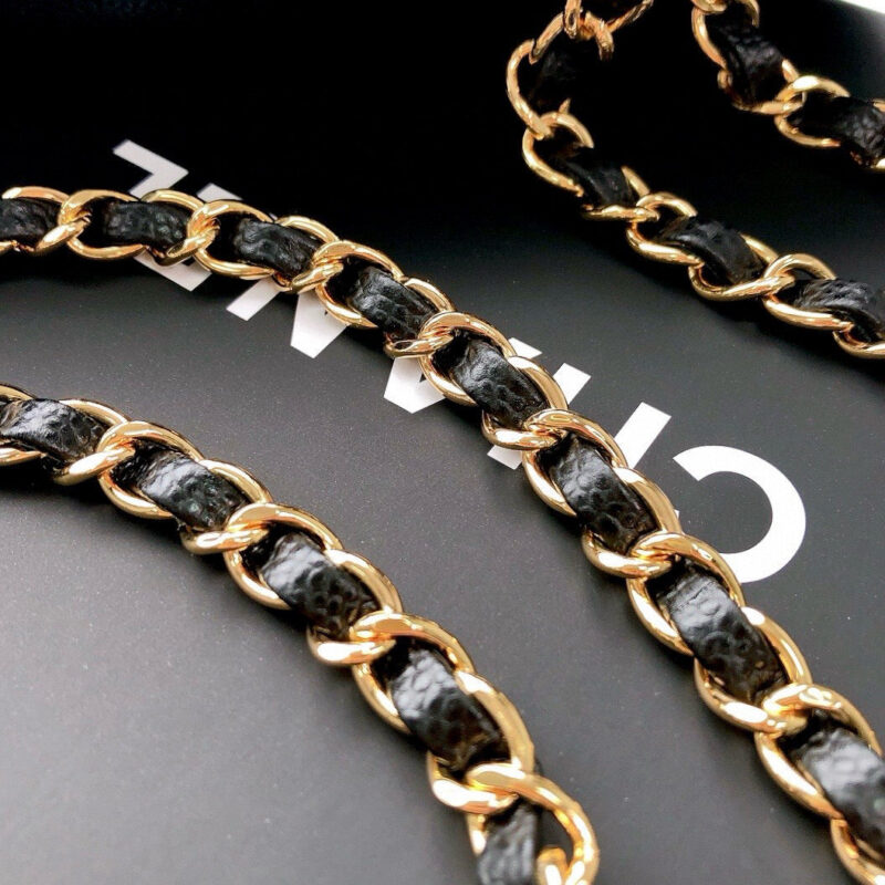 CHANEL FLAP BAG 25 IN BLACK CAVIAR LEATHER GOLD HARDWARE