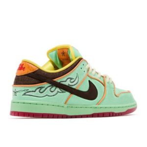 Nike SB Dunk Low